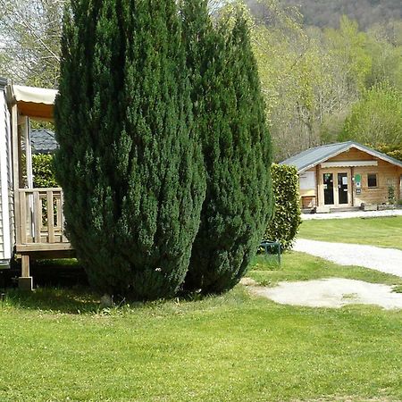 Camping Le Rey Louvie Juzon Exterior photo