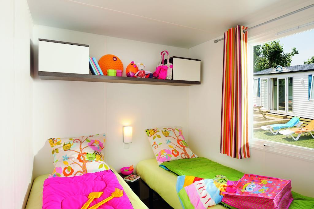 Camping Le Rey Louvie Juzon Room photo