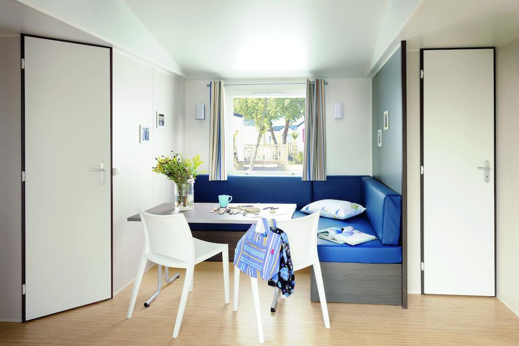 Camping Le Rey Louvie Juzon Room photo