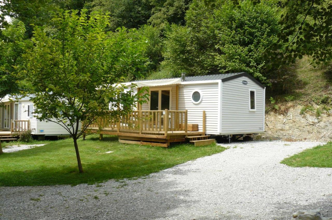 Camping Le Rey Louvie Juzon Exterior photo