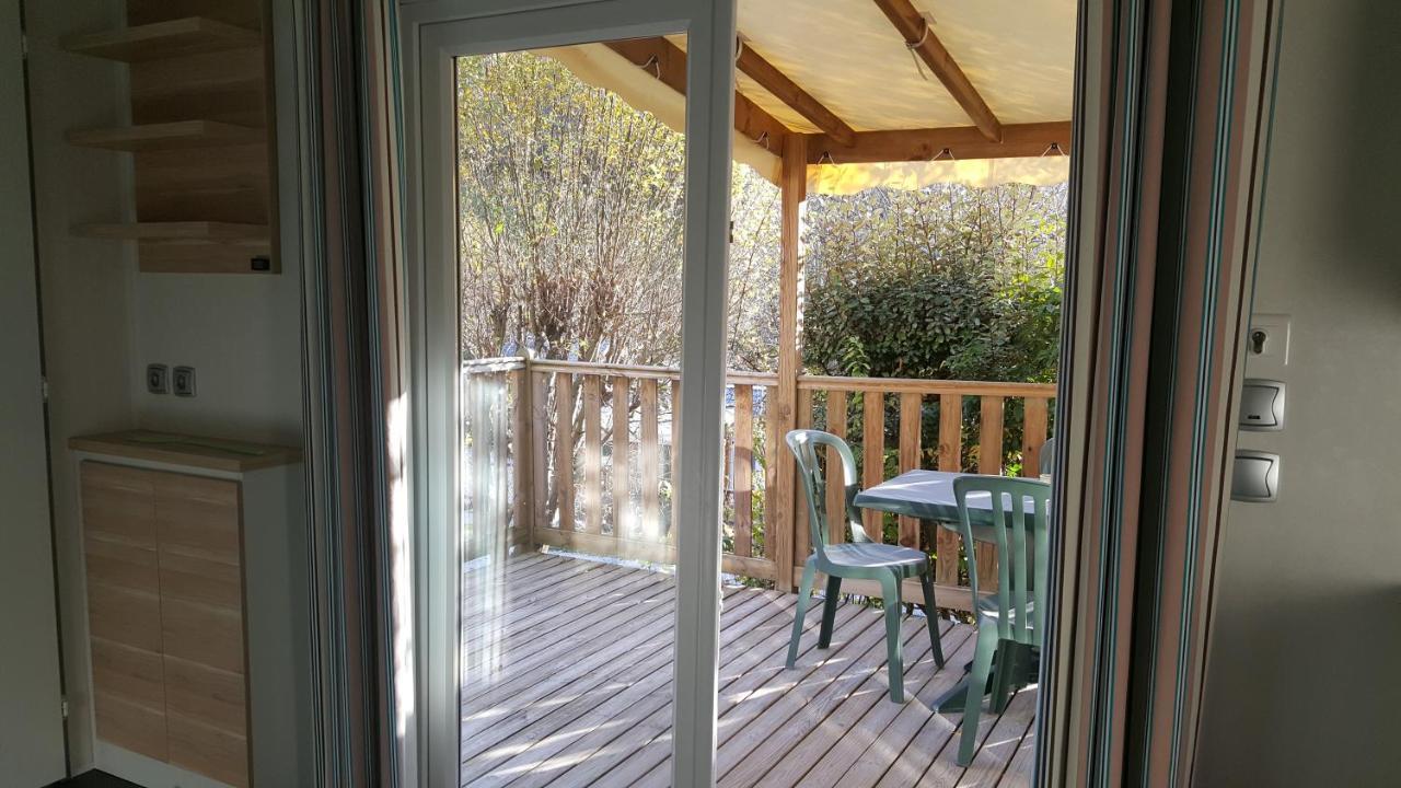 Camping Le Rey Louvie Juzon Exterior photo