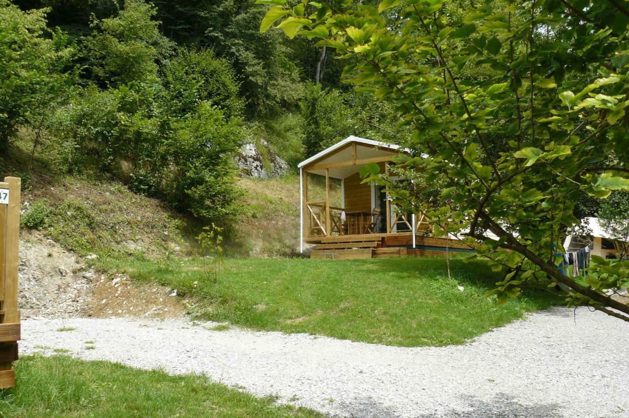 Camping Le Rey Louvie Juzon Exterior photo