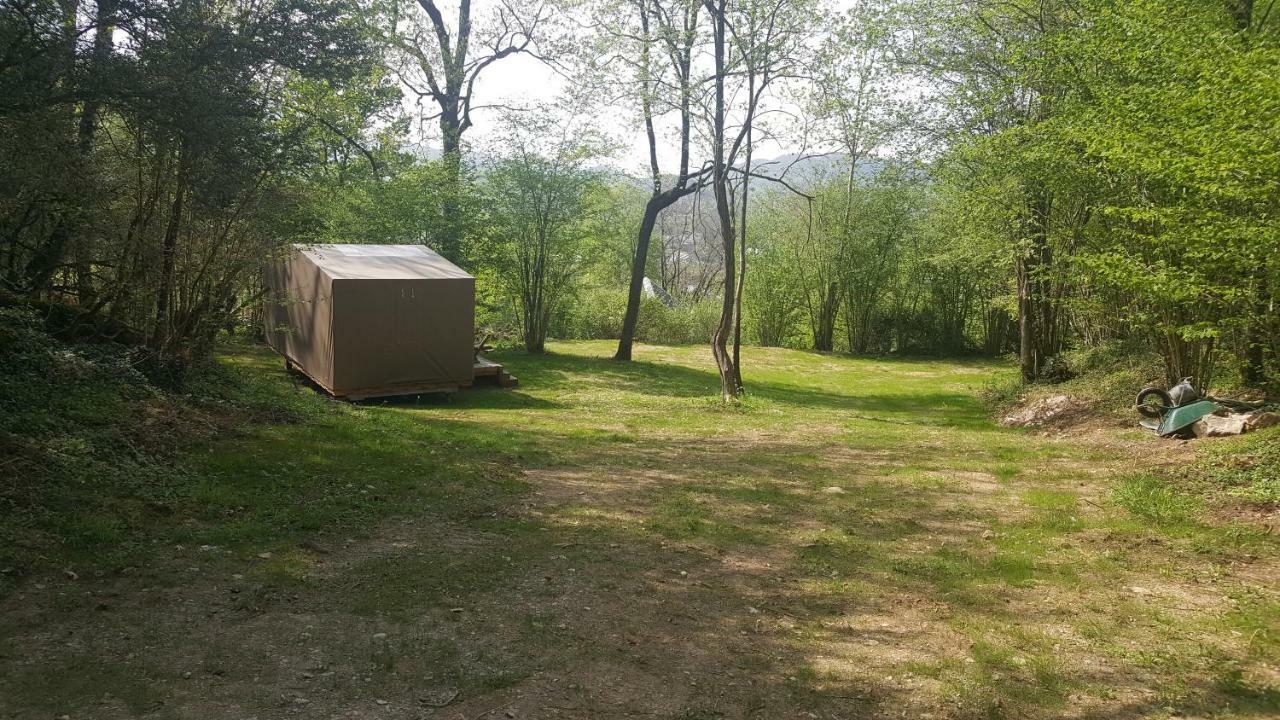 Camping Le Rey Louvie Juzon Exterior photo